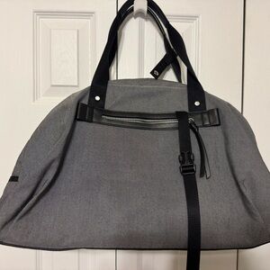 Lululemon overnight/weekend Bag